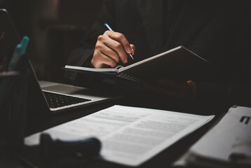 乒乓球旋球怎么接和发？