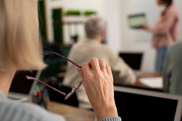 鹦鹉车漆比原厂漆好吗